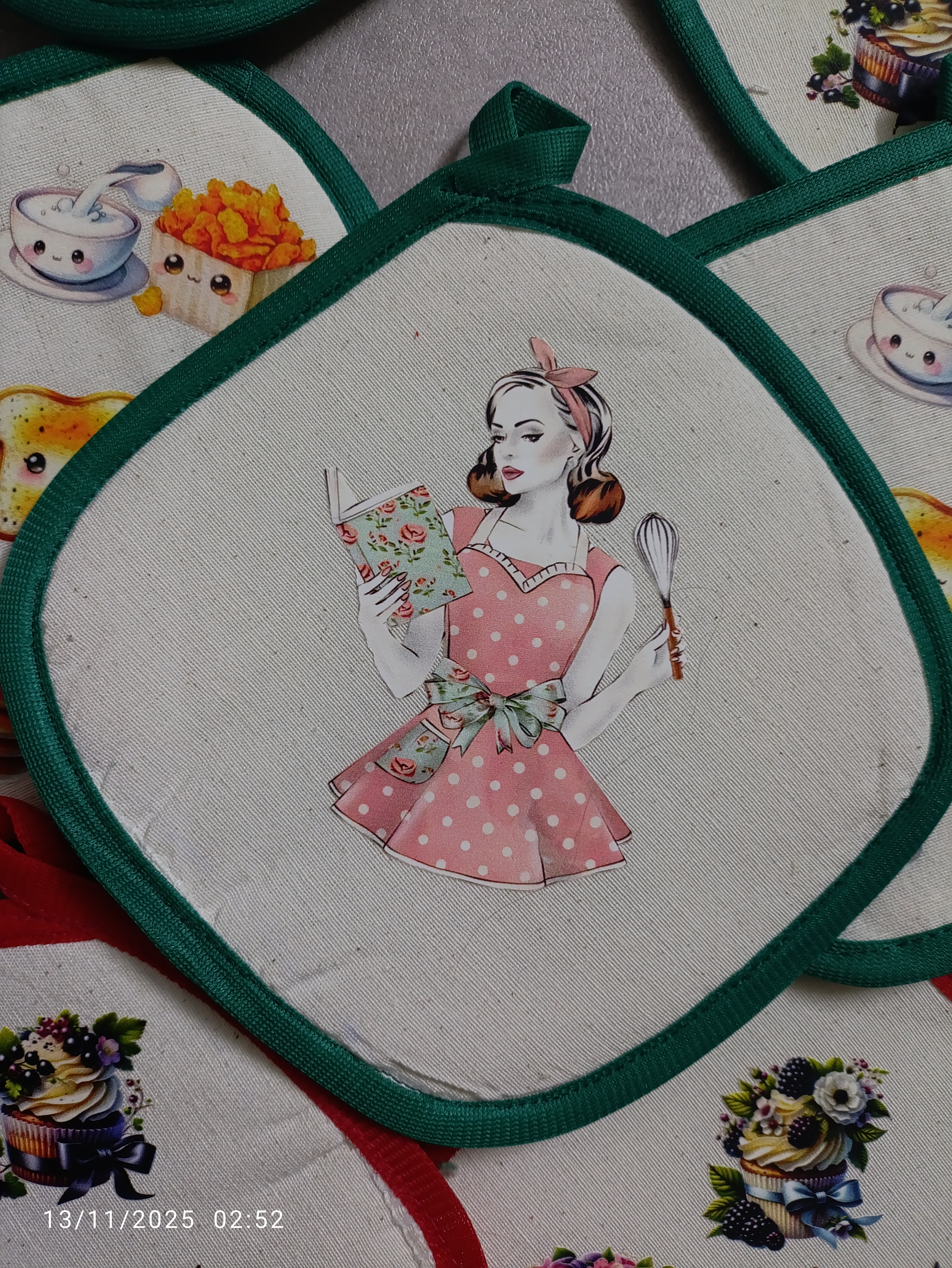 جنس پارچه متقال گرم بالا طرح دختر اشپز